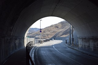 トンネルの出口